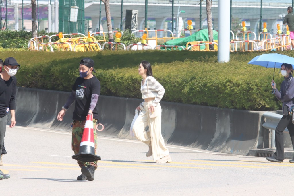 《星島頭條》獨家捕獲Ian為ViuTV新劇《冰上火花》進行外景拍攝。